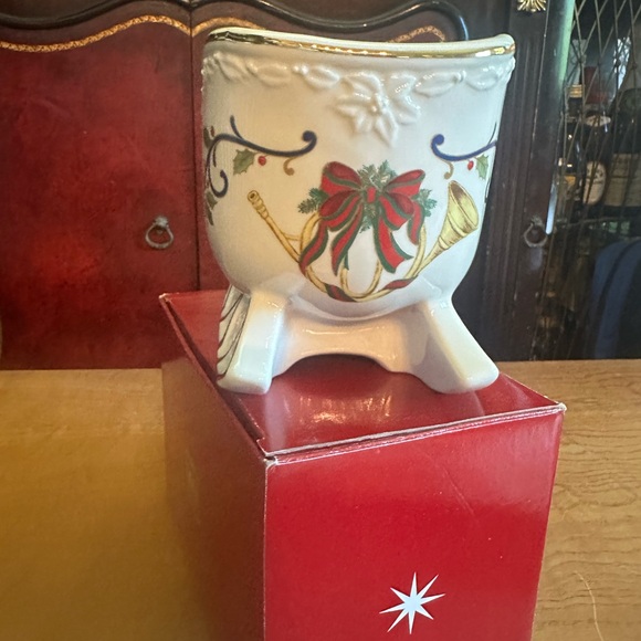 Mikasa Holly Sleigh - Picture 3 of 9